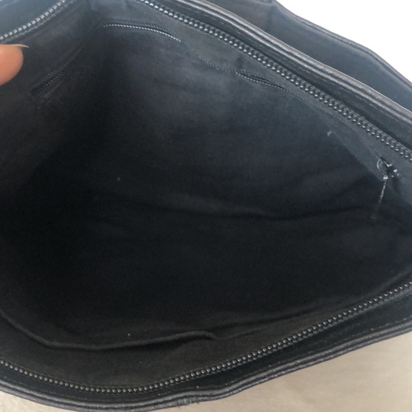 CONTESSA black soft leather handbag. Gold hardware. - Picture 11 of 12